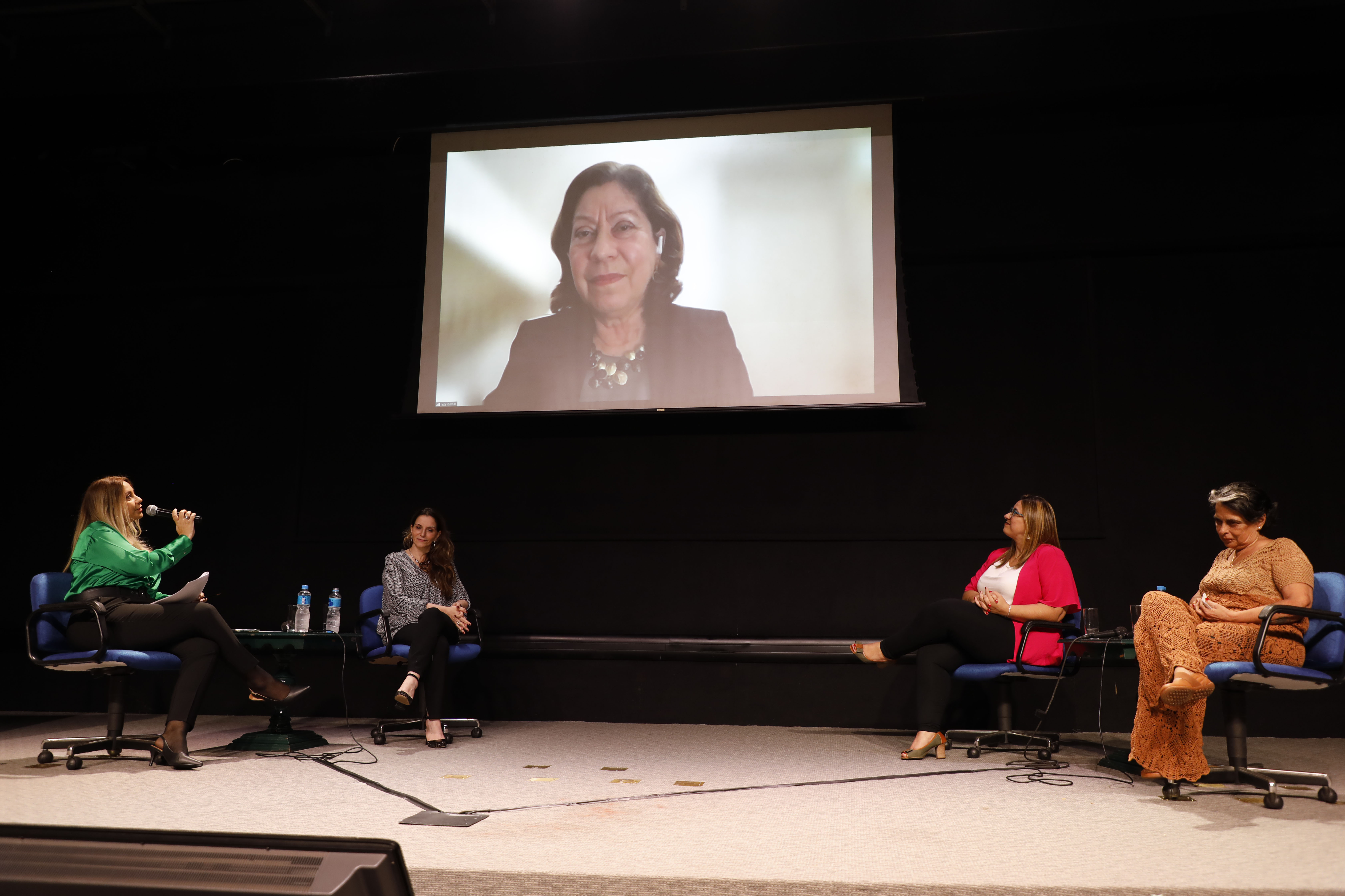 Lideranças femininas se unem para incentivar a participação de mulheres na infraestrutura